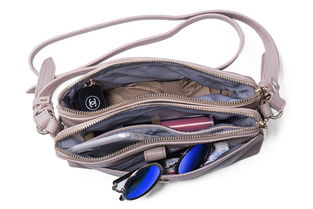 深圳龍崗外貿產品拍攝 出口包包靜物白背景攝影